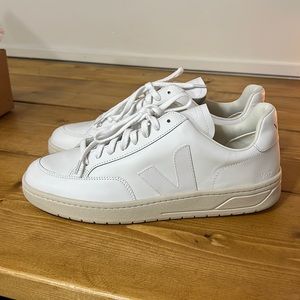Men’s size 46 Veja V-12 White Leather